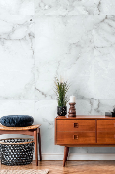 The art of minimalism with a splash of colour: Tips for a balanced look