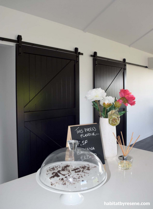 kitchen, black and white kitchen, monochromatic, modern barn doors, black doors